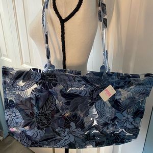 DESIGNED BY PINK VICTORIA’S SECRET!!!! NWT CLEAR TOTE WITH ATTACHED COSMETIC BAG